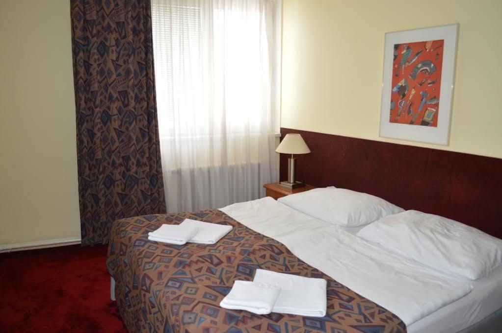 A Plus Hotel & Hostel Praha Eksteriør bilde